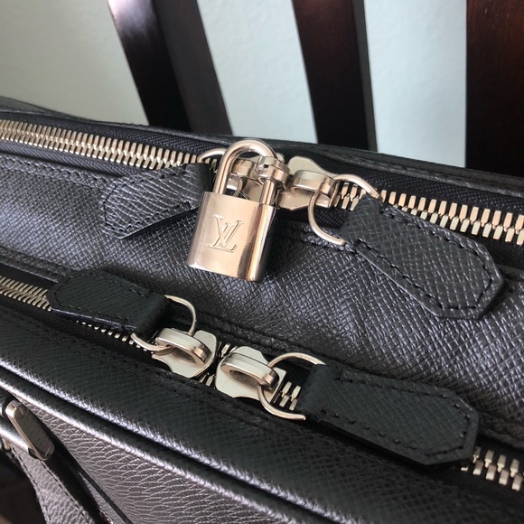 Authentic LV briefcase laptop bag - Picture 5 of 8